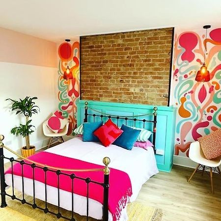 Colourful Apartment In Margate KENT Екстериор снимка