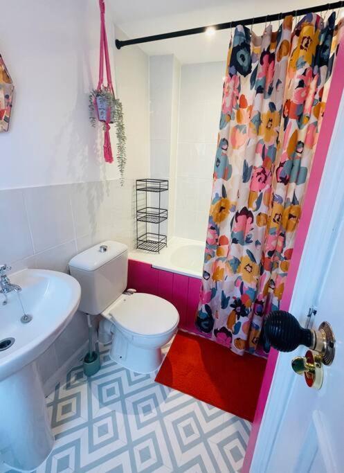 Colourful Apartment In Margate KENT Екстериор снимка
